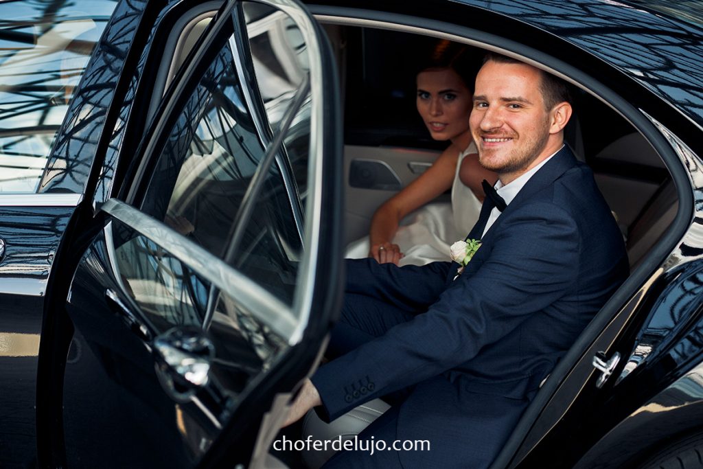 Precio alquiler coche para boda en Madrid. Novios.